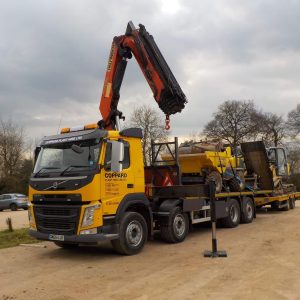 8 Wheeler with Mounted Crane